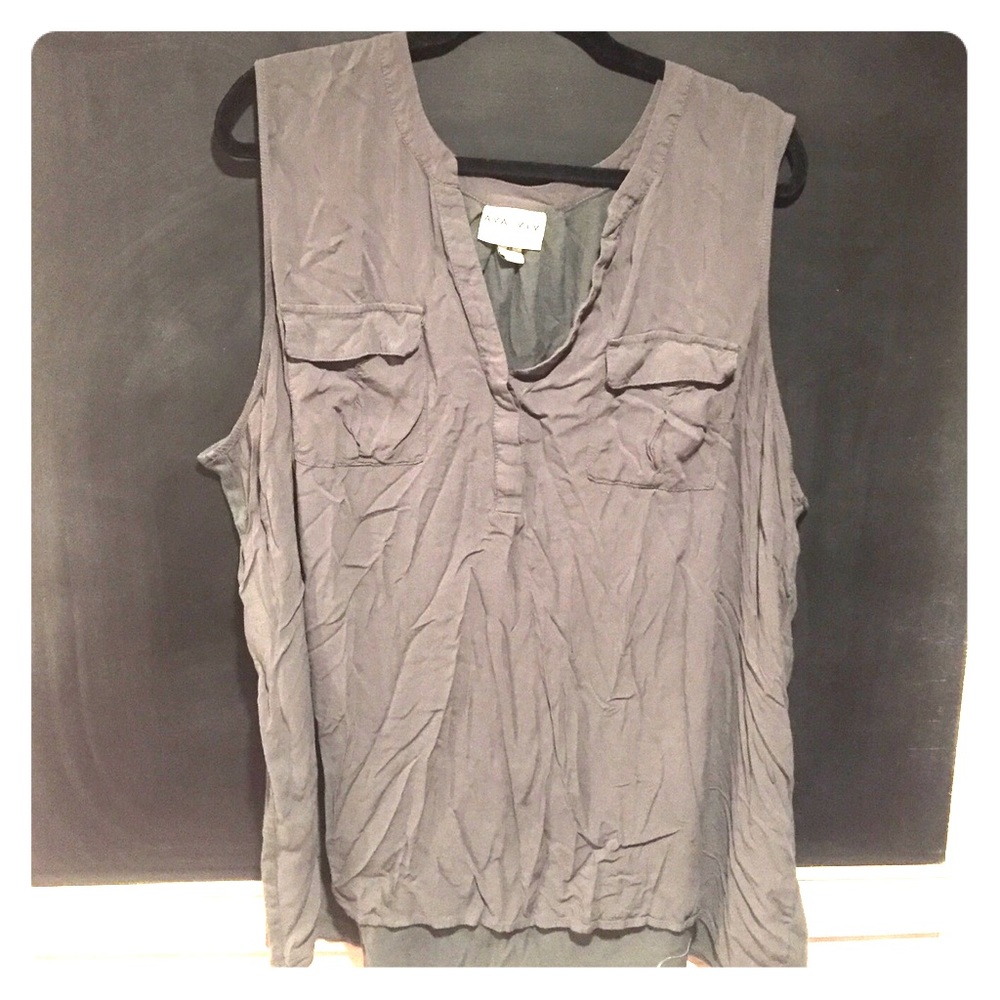 Flowy tank